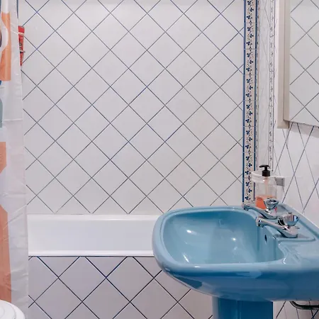 Vau In Alvor, By Mycelia * ポルティマン